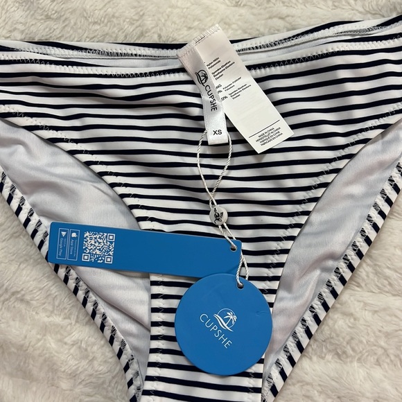 Cupshe stripe bikini XS - Picture 2 of 3